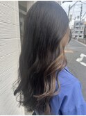 ベージュイヤリングカラー