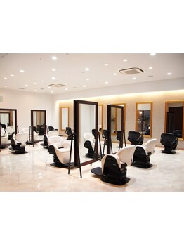 【プチプラ×高品質】ロング料金なしのワンプライスメニュー&高い技術力で満足度◎[キッズカット￥1320～]