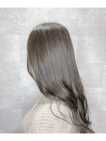 オリーブベージュ