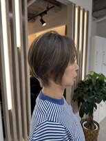 エレ 博多(ere)&nbsp;大人美人ショート/レイヤーカット/白髪ぼかし博多