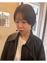 ラパーチェ(La Pace) 30代40代ウルフショートマッシュショート前髪あり丸み黒髪暗髪