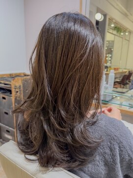 ネオリーブ チロル 横浜西口店(Neolive CiroL.) レイヤーカット　オリーブベージュ