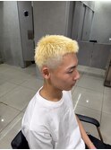 短髪のブリーチだからできる抜きっぱなしハイトーンブロンド
