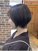 ハンサムショートレイヤーカットミルクティーベージュハイトーン