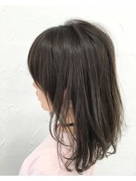 グレーアッシュオリーブカラーレイヤーウルフショート