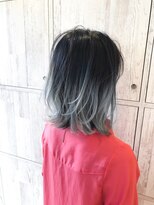 ヘアーアンドスパ フラップス(FLAPS) アイスグレーグラデーション/オンブレ