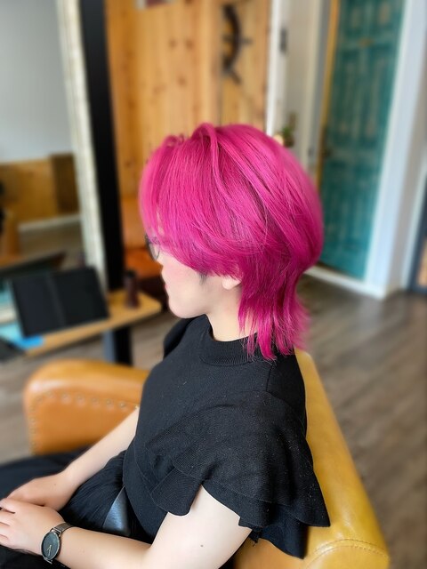 ピンク　ピンクパープル　ウルフ　派手髪