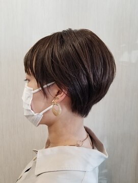 ヘアサロンアンドカフェ エイチプラス(H plus) 大人ハンサムショート