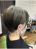 ショートボブ　みみかけ