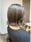 ミントグレージュカラー・切りっぱなし外ハネボブ