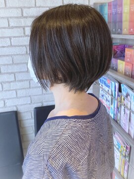 アエラスラナ 相模大野(Aeolus Lana) 丸みショートボブ×艶感オーガニックカラー