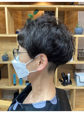 メルト(MELT) 2ブロショートカット　濃いめアッシュ系カラー