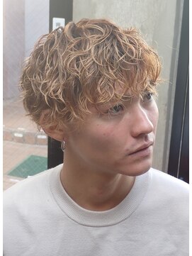 ココロコ(COCO LOCO) ハイトーンカラーで軽やかパーマが際立つ