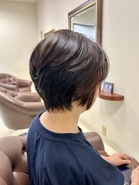 ラヴィータ(La vita) 前下がりナチュラルショート