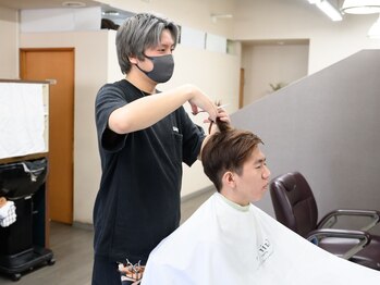 スタジオヘアドゥ(STUDIO HAIR DO)の写真/学生に嬉しい学割クーポンあり♪通いやすい雰囲気と格好いいスタイルが高評価！