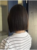 切りっぱなしボブ　前下がりボブ　アッシュカラー　縮毛矯正