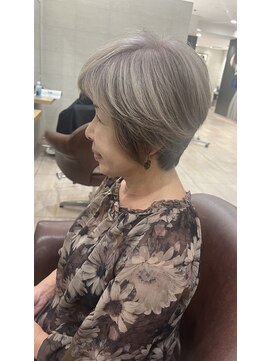 エアー 久留米(AIR) 白髪ぼかしハイライトショート