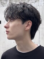 フィフス 渋谷(fifth)&nbsp;メンズミディアムソフトウルフ緩めフェザーパーマセンターパート