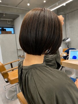クラム(clam.) 【clam./窪田】大人可愛いミニボブ/切りっぱなしボブ/髪質改善
