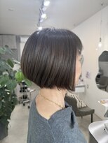 ソソ(soso)&nbsp;白髪ぼかし前下がりショートボブ大人ショートヘア40代50代60代