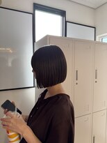 アーチ バイ ループ(arch by LOOP)&nbsp;ぱつっと切りっぱなしボブ　0816