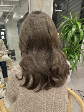 イミ(imi) グレージュカラー/韓国風レイヤー/小顔カット/韓国風パーマ