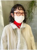 くるくる　ミディアムパーマ　黒髪　スパイラルパーマ　オン眉