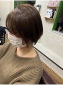 前下がり丸みショート_ハイライトカラーオリーブカラー_100