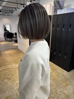 メリー オオサカ(Merly Osaka)&nbsp;人気！ショートボブのバレイヤージュ_中明度グレージュ_