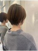 首元がスッキリ!丸みショートヘア@磯崎