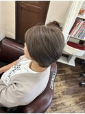 ショートのグレーヘアー