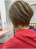 ショートボブ