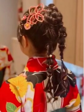 フォーエス(4S) ポニーテールツインヘアアレンジ　～2025 卒業式～