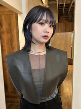 ロティー(loty) ミディアム　レイヤーカット　インナーカラー　透明感　10代20代