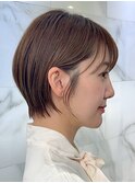 横浜西口切りっぱなしミニボブショートレイヤー前下がり前髪なし