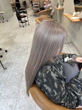 シカ 神戸三宮元町店(Cica) グレージュ ハイトーン ブリーチ ダブルカラー 三宮 神戸