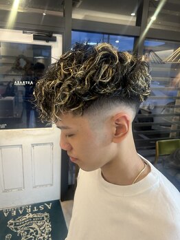 FLOW by astraea with skill【8月中旬 NEW OPEN(予定)】の写真/エッジの効いた束感で魅せる！得意のスパイキーショートで、男らしさを格上げする最旬スタイルをご提案。