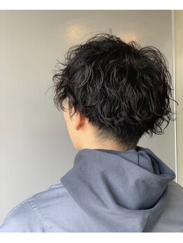 Men's neroli【メンズネロリ】の写真/再現性を重視したメンズパーマで理想のスタイルへ。人気のツイスパ・波巻きも♪