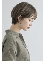 aubre ショート/ボブ/ブリーチ/レイヤー/デザインカラー【11月下旬NEW OPEN（予定）】&nbsp;コンパクトショート/オリーブベージュ【射水】