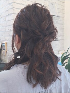 ハグ 横浜(HUG) カジュアルなふわふわハーフアップ☆