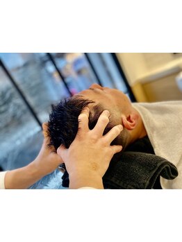 シャンプーでは落としきれない汚れや、ニオイの原因となる毛穴の詰まりも徹底改善！リラックス効果も絶大◎