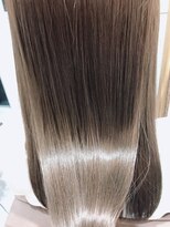 ローレン(Loren)&nbsp;ナチュラルストレートロング