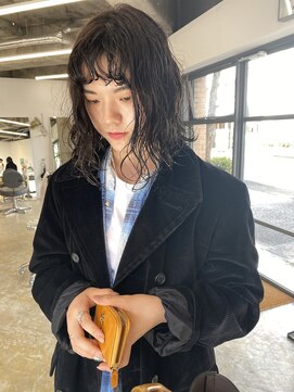 ユー(yew) ウェーブパーマのミディアムボブ