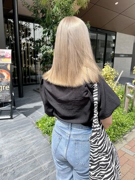 アイリー 名古屋(A/LEE) ホワイトベージュ!