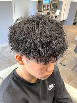 ノイセル 西本町(Noisyle) guest snap 刈り上げ前下がりマッシュ×ツイストスパイラル