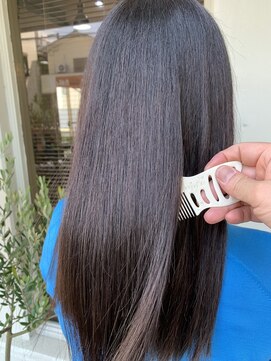 アトリエキルト(atelier Qilt) 低温縮毛矯正　＋　水素トリートメント