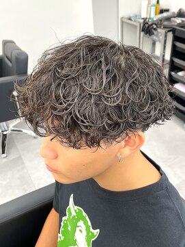 ノイセル 心斎橋(Noisyle) guest snap　刈り上げ前下がりマッシュ×波巻きパーマ