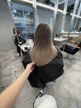 キング 高槻(K!ng) 縮毛矯正髪質改善ハイライトレイヤーカット高槻美容室エクステ