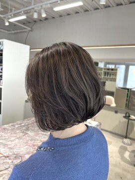 ブリーチ(bleach) 【HISAKO】白髪ぼかしハイライト×上品ミセスボブ