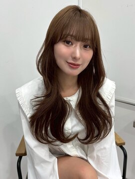 ユーフォリア 新宿通り(Euphoria) ツヤ髪透明感外ハネミディレイヤー似合わせカット